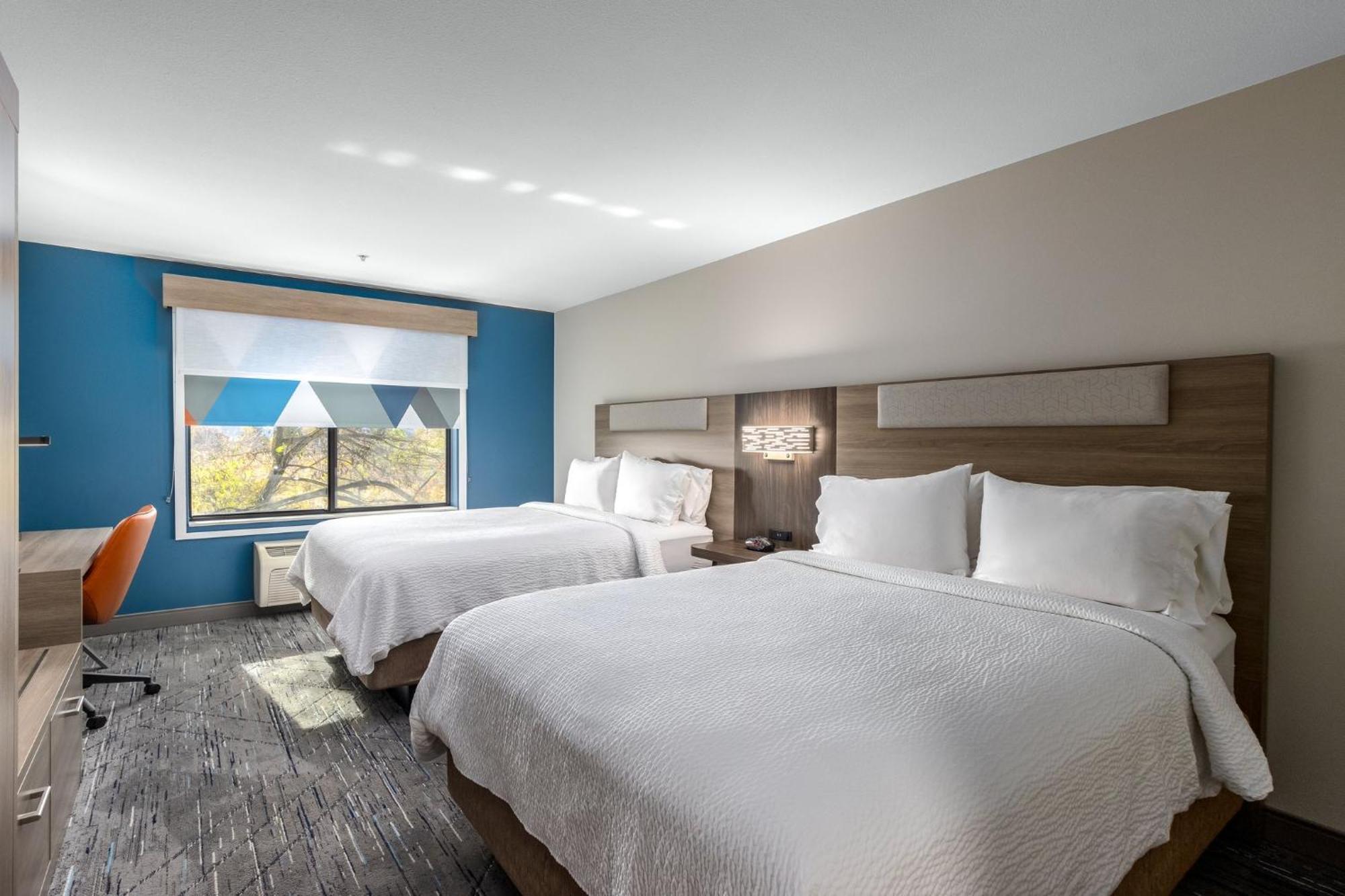 Holiday Express & Mall-portland Area By Ihg Hotel Vancouver