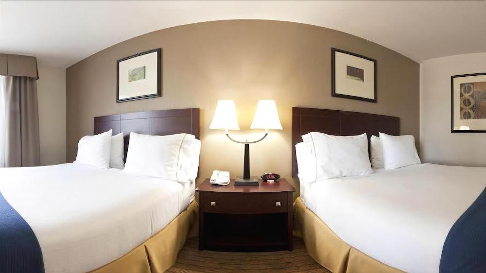 Holiday Express & Mall-portland Area By Ihg Vancouver