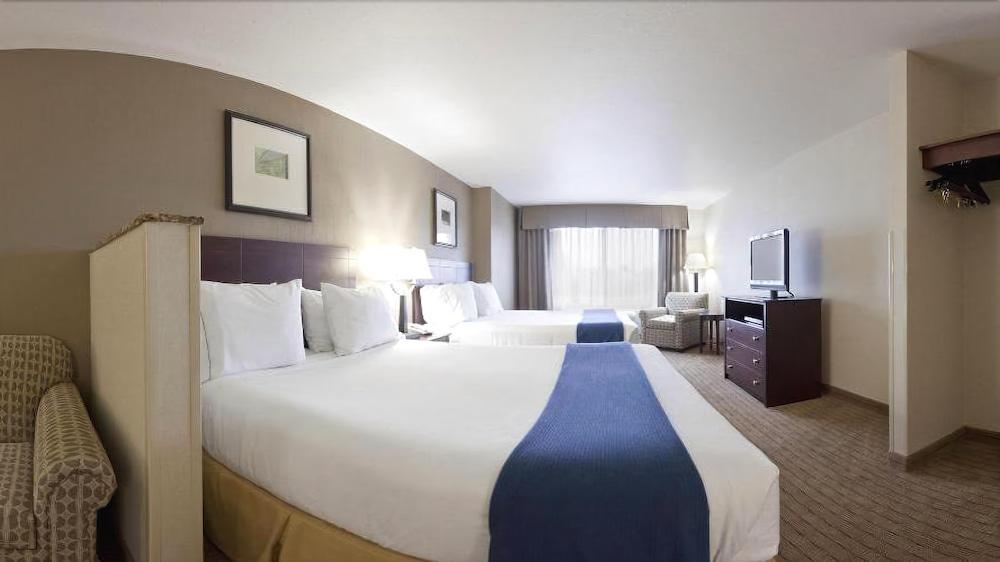 Hotel Express & Mall-portland Area By Ihg