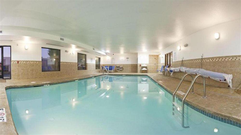 Express & Mall-portland Area By Ihg Vancouver
