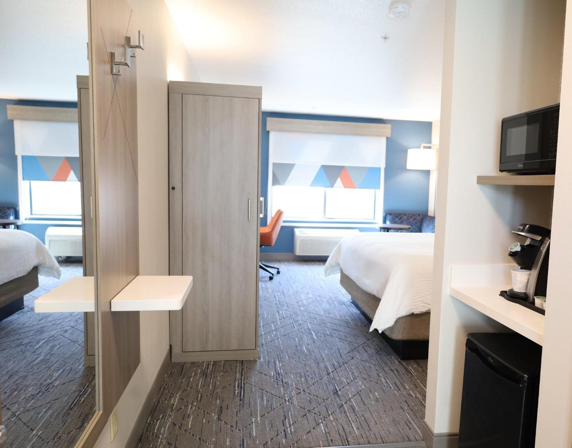 Hotel Express & Mall-portland Area By Ihg