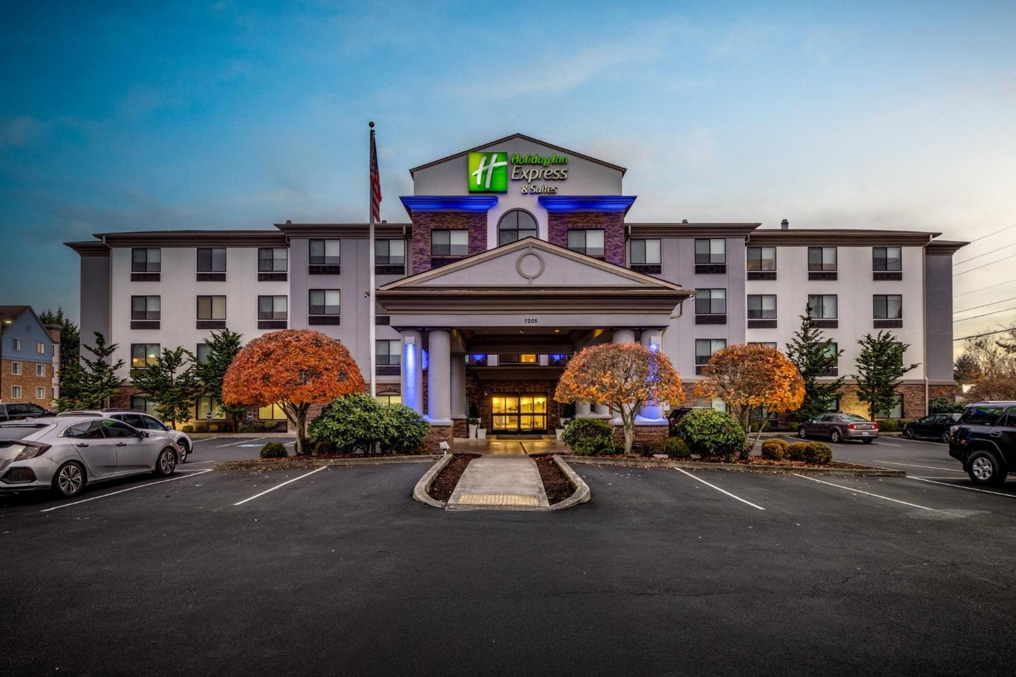 Hotel Express & Mall-portland Area By Ihg 3*