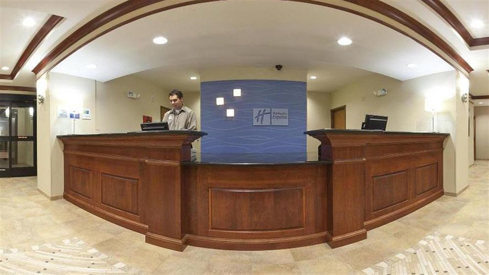 Hotel Express & Mall-portland Area By Ihg 3*