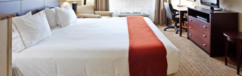 Hotel Express & Mall-portland Area By Ihg