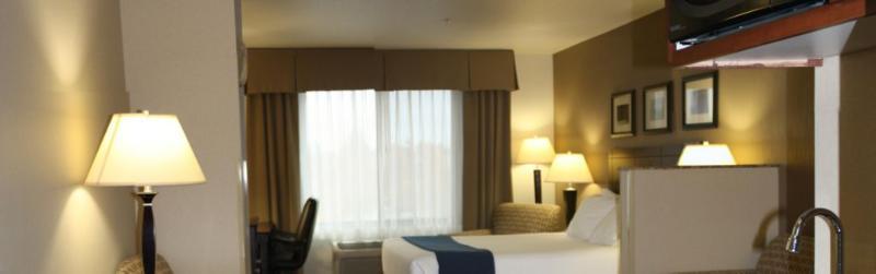 Express & Mall-portland Area By Ihg Vancouver